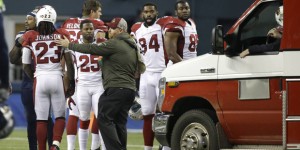 Cardinals' Mike Iupati OK after leaving Seattle game with neck injury