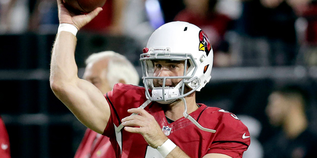 Arizona Cardinals quarterback Drew Stanton (5) warms up prior to an NFL preseason football game aga...