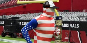 Carson Palmer gets patriotic after losing Cardinals' bucket challenge