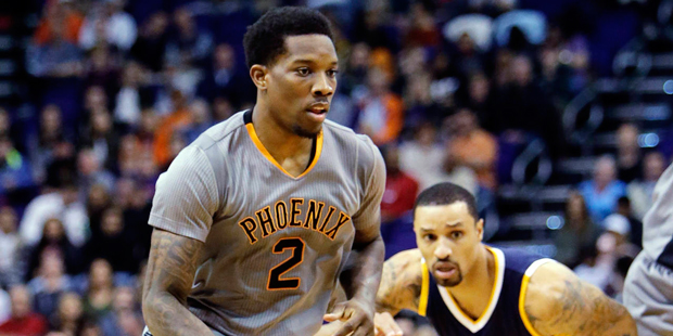 Phoenix Suns guard Eric Bledsoe (2) drives past Utah Jazz guard George Hill in the second quarter d...