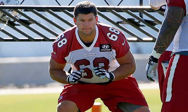 Arizona Cardinals offensive lineman Jared Veldheer (68) works on technique as Mike Iupati (76) look...