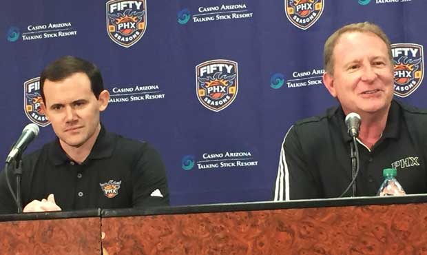 Suns owner Robert Sarver announces an extension of GM Ryan McDonough's contract on July 19, 2017. (...