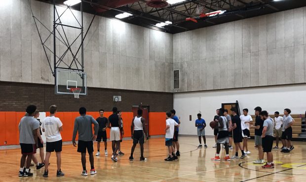 The Corona del Sol boys basketball team at practice, Tuesday, September 26, 2017 in Tempe, AZ.(Cron...