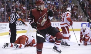 What are Clayton Keller's Calder Memorial Trophy chances?