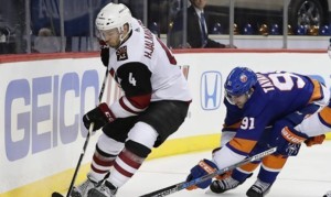 Arizona Coyotes sign Niklas Hjalmarsson to two-year extension