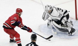 Coyotes sign new goalie Darcy Kuemper to two-year extension