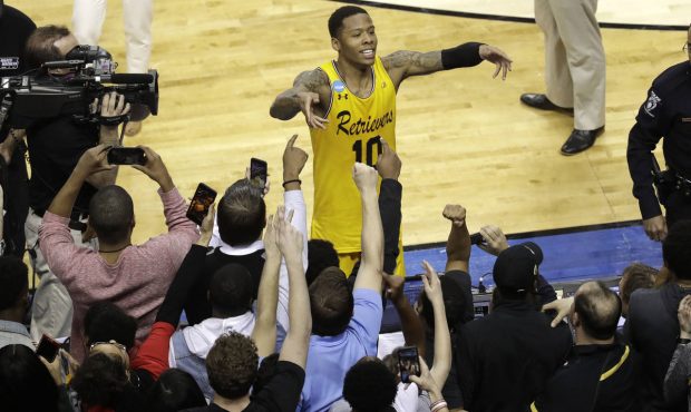 (AP Photo/Chuck Burton)...
