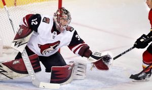 Arizona Coyotes agree to 3-year extension with Antti Raanta