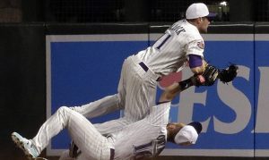 D-backs' Chris Owings exits game after collision with A.J. Pollock