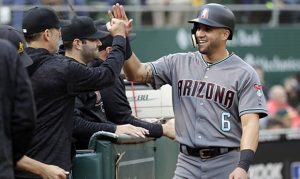 D-backs' David Peralta thinks he can pitch-hit Monday; Lovullo not sure