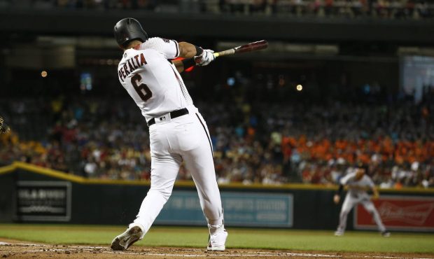 Arizona Diamondbacks' David Peralta connects for a two-run home run against the Pittsburgh Pirates ...