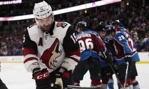 Brad Richardson signing adds to Coyotes’ center depth