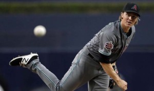 D-backs' Greinke earns NL Pitcher of the Month honor for July