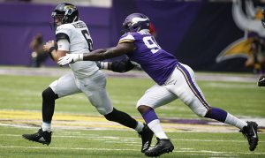 Arizona Cardinals claim DE Ifeadi Odenigbo, release Jacquies Smith