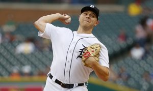 Arizona Diamondbacks claim pitcher Artie Lewicki off waivers
