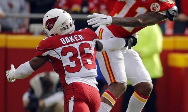 Kansas City Chiefs wide receiver Demarcus Robinson (11) makes a catch against Arizona Cardinals saf...