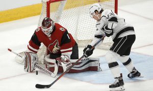 Arizona Coyotes recall Hunter Miska, Antti Raanta to IR