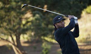Larry Fitzgerald hits hole in one while playing golf with Barack Obama