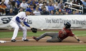 Reports: INF Wilmer Flores agrees to deal with Diamondbacks
