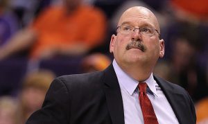Report: Robert Sarver 'focused' on hiring Jeff Bower to front office role