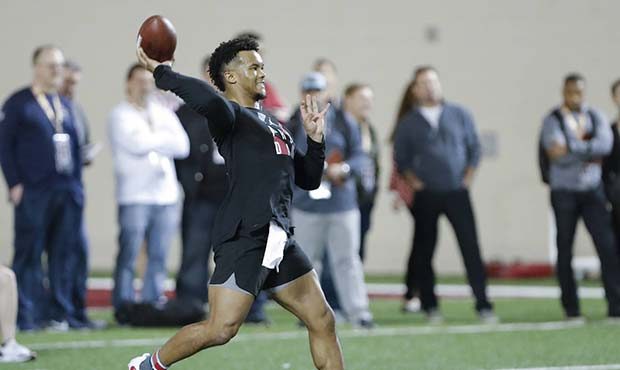 Oklahoma football quarterback Kyler Murray goes through passing drills at the Oklahoma NFL Pro Day ...