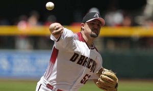 Bullpen, hitting woes again cost D-backs in third straight loss to Braves