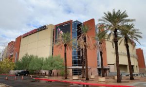 Businessman Alex Meruelo 'interested' in purchasing Arizona Coyotes