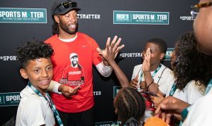 Larry Fitzgerald hosts shopping spree for Minneapolis athletes