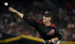 Diamondbacks trade pitcher Zack Greinke to Astros for 4 prospects