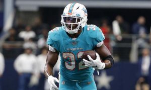 Cardinals trade for running back Kenyan Drake from Miami