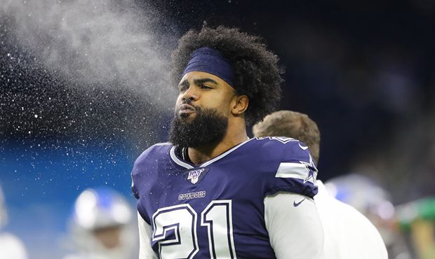 DETROIT, MI - NOVEMBER 17: Ezekiel Elliott #21 of the Dallas Cowboys during warm ups before the gam...