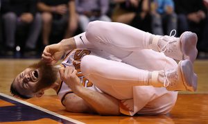 Aron Baynes misses game vs. Kings due to hip injury