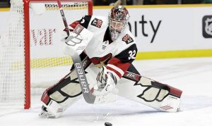 Coyotes' Raanta leaves with lower-body injury vs. Canes, doesn't return