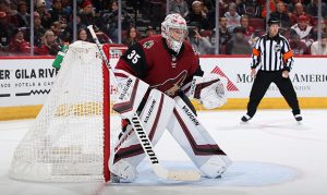 Coyotes goalie Darcy Kuemper resumes skating with season on the horizon