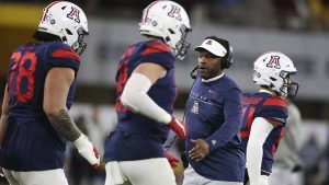 Arizona AD Dave Heeke says he's committed to Kevin Sumlin for year 3
