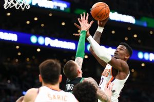 Deandre Ayton improving greatly as Suns' patience with growth continues