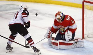 Hall lifts Coyotes over Panthers for 4th straight win