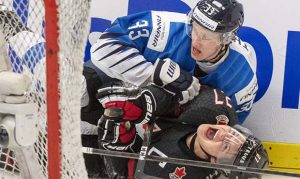 Coyotes' Barrett Hayton leaves game, injured in World Junior semi-final