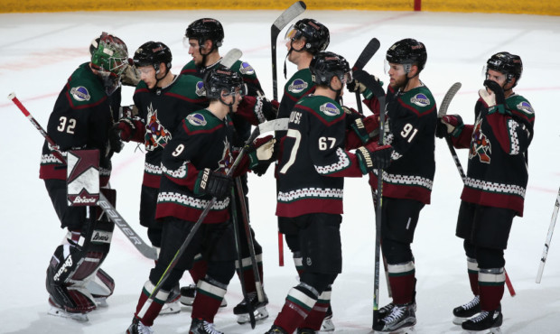 GLENDALE, ARIZONA - FEBRUARY 22:  Goaltender Antti Raanta #32 of the Arizona Coyotes is congratulat...