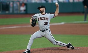 D-backs GM Mike Hazen doesn't regret not trading Robbie Ray earlier