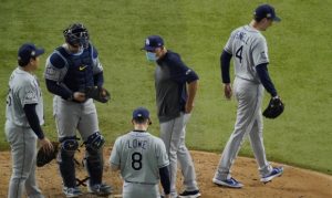 D-backs' Torey Lovullo sees both sides of Rays' Blake Snell debacle