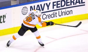 Coyotes agree to 2-year deal with right wing Tyler Pitlick