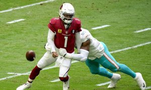 Kyler Murray's fumble costly in Cards' high-scoring 1st half vs. Miami
