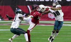 DeAndre Hopkins gets bigger gloves, makes big plays to beat Eagles