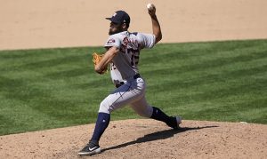 Diamondbacks claim right-hander Humberto Castellanos from Astros