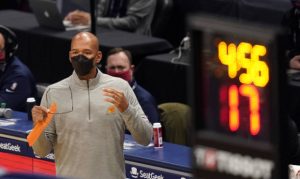 Suns' Monty Williams ejected for arguing with ref vs. Timberwolves