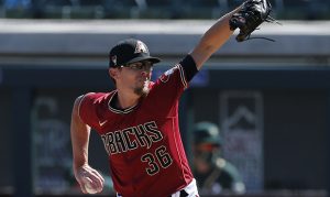 D-backs relief pitcher Tyler Clippard shut down due to shoulder sprain