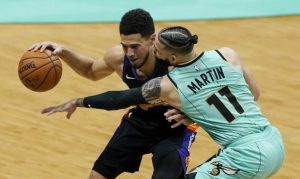 Suns escape Charlotte with OT win after crunch-time woes continue