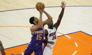 Bench revives Suns in eventually comfortable win over Heat