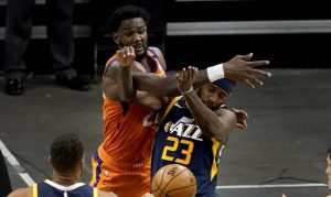 Suns maul shorthanded Jazz to take No. 1 position in NBA standings